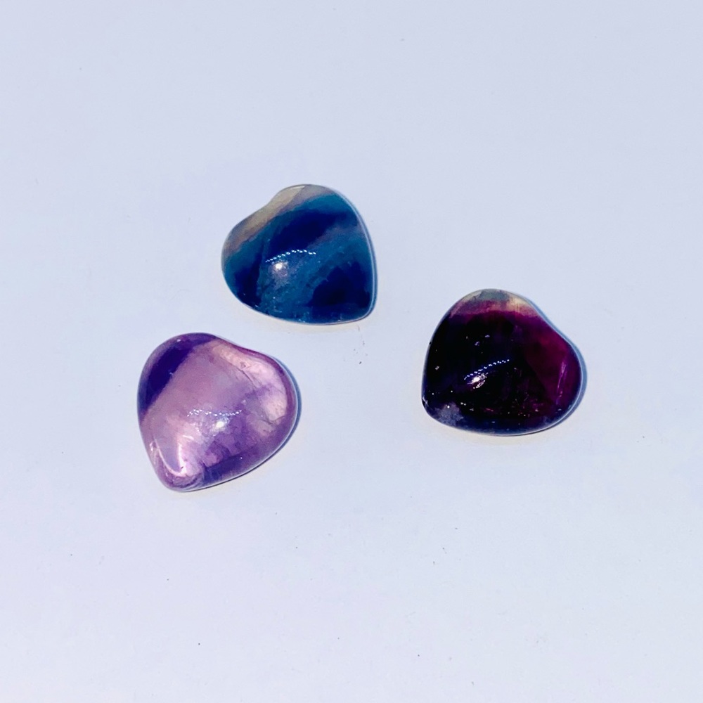 ‼️SOLD‼️Rainbow Fluorite mini Hearts Crystal - Picture 4 of 4